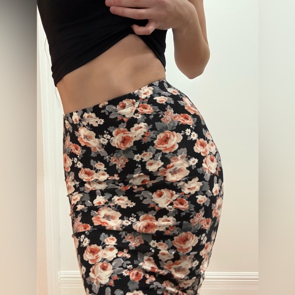 Floral Skirt - Picture 3 of 4